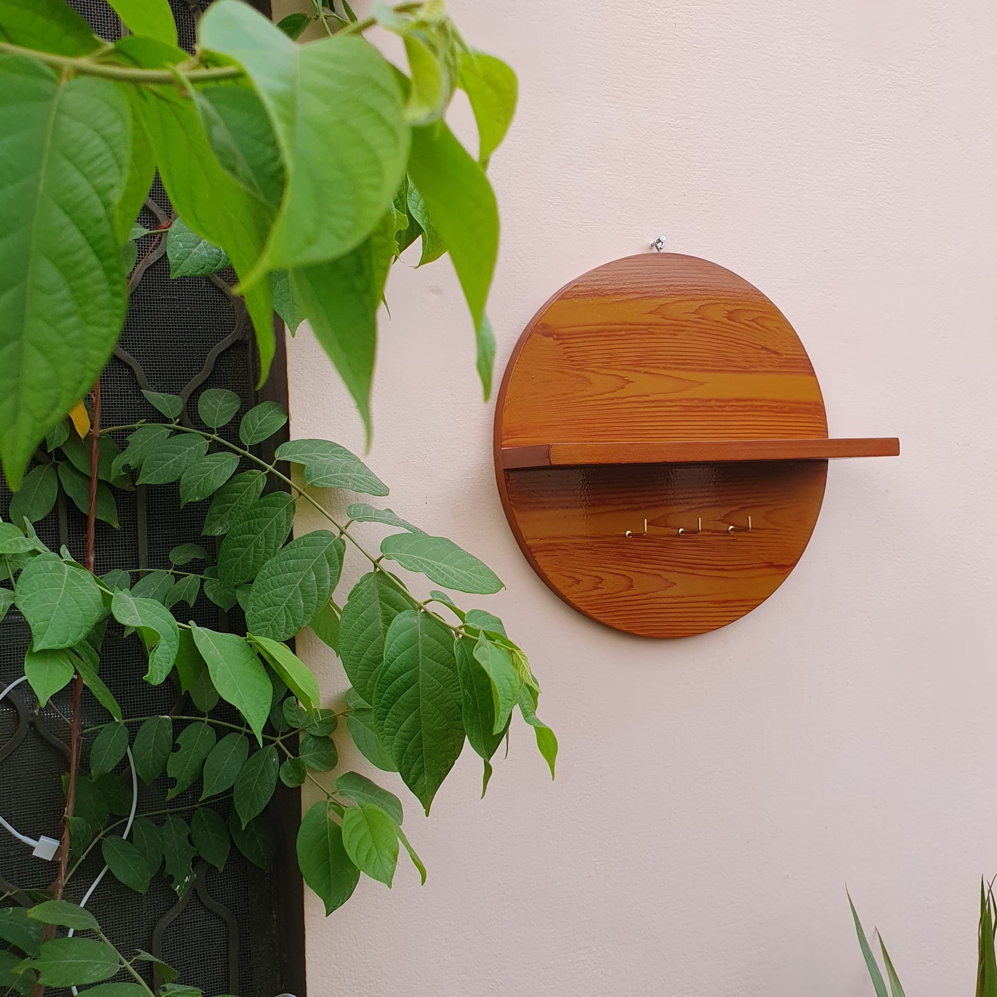 Wooden Circle Shelf (D-11)