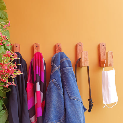 Wooden Hanging Hooks (5Pieces)